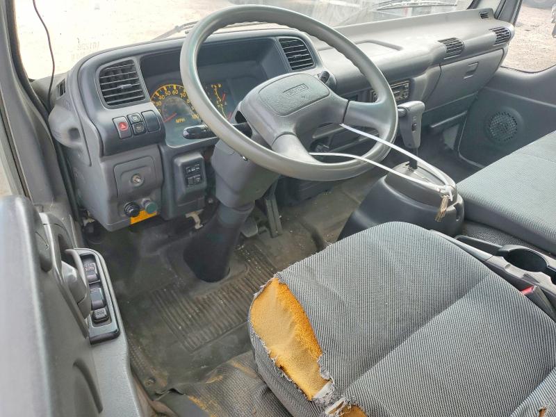2005 Isuzu Medium duty/box trucks VIN JALC4B16X57011794 COPART salvage auction — MINOR DENT/SCRATCHES, Ca - Dis/Dlr/Exp Only Clean Title, sold $850 on 2026-09-08 (photo 8)