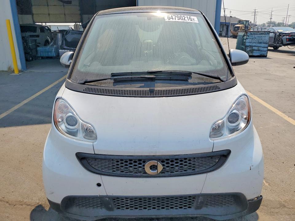 2015 Smart Fortwo VIN WMEEJ3BA4FK806822 COPART salvage auction — SIDE, Id - Cert Of Title -Rebuilt Salvage, sold $550 on 2026-08-13 (photo 5)