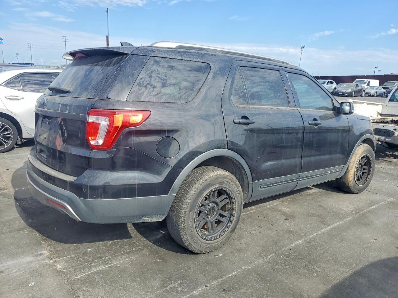 2016 Ford Explorer VIN 1FM5K7D87GGB87131 COPART salvage auction — Minor Dent/Scratches, Dv - Clean Title, sold $1,350 on 2026-08-19 (photo 3)