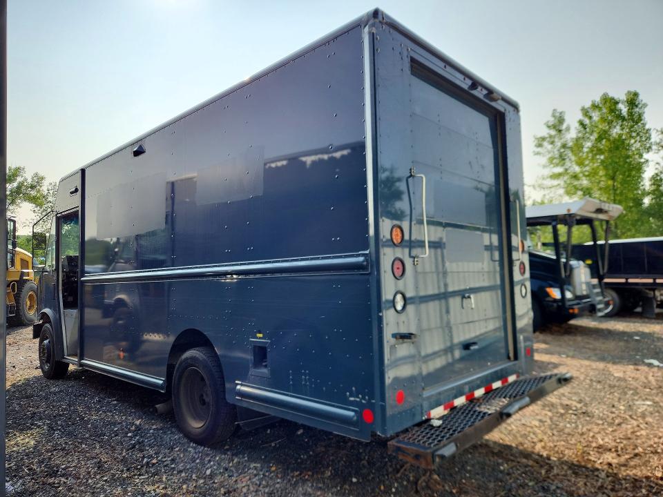 2021 Ford F59 VIN 1F65F5KN1M0A04982 COPART salvage auction — NORMAL WEAR, NJ - CERTIFICATE OF TITLE, sold $11,400 on 2026-09-29 (photo 2)
