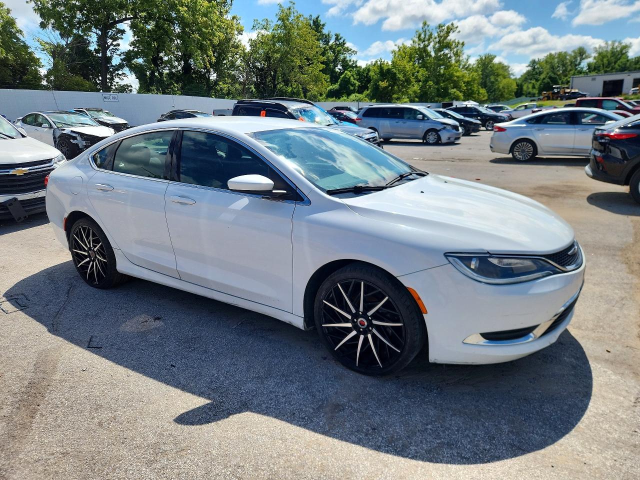 2015 Chrysler 200 VIN 1C3CCCAB9FN720838 COPART salvage auction — Side, MO - SALVAGE CERTIFICATE OF TITLE (P), sold $175 on 2026-09-09 (photo 4)