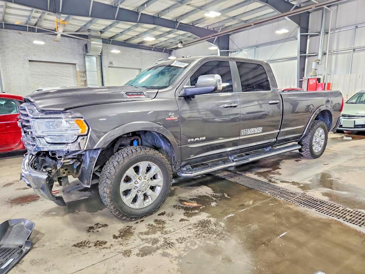 2019 Ram 3500 VIN 3C63R3RL8KG602085 — COPART salvage auction photo