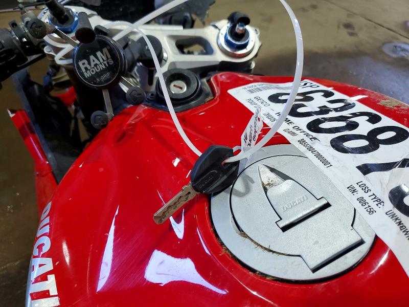 2016 Ducati Superbike VIN ZDM14BYW4GB006156 COPART salvage auction — ALL OVER, Oh - Cert Of Title-Salvage, sold $3,000 on 2026-08-20 (photo 8)