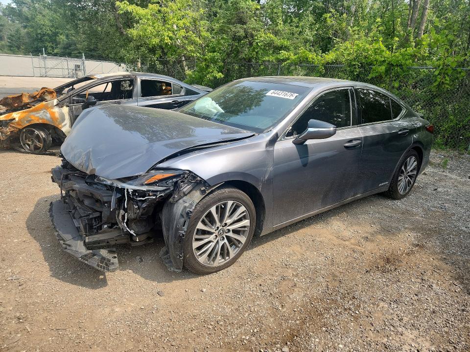 2019 Lexus ES VIN JTHB21B15K2005201 COPART salvage auction — FRONT END, Salvage Title, sold $750 on 2026-09-10 (photo 1)