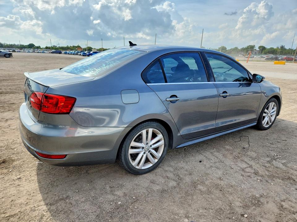 2013 Volkswagen Jetta VIN 3VW5A7AJXDM244600 COPART salvage auction — FRONT END, Salvage Title, sold $1,050 on 2026-09-10 (photo 3)
