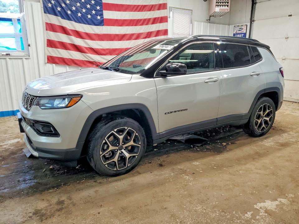 2025 Jeep Compass VIN 3C4NJDCNXST580638 — COPART salvage auction photo