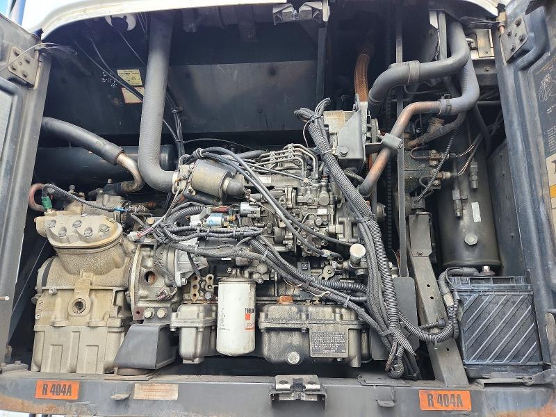 2016 Utility trailer VIN 1UYVS2484GM426161 COPART salvage auction — MINOR DENT/SCRATCHES, IL - CERTIFICATE OF TITLE (P), sold $1,650 on 2026-09-29 (photo 8)