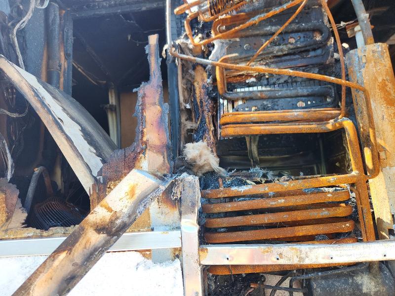 2015 Thor motor coach Unknown VIN WDAPF4CC1F9605713 COPART salvage auction — BURN, NE - CERT OF TITLE-SALVAGE, sold $8,100 on 2026-09-15 (photo 6)