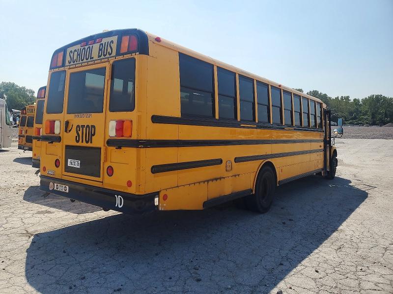 2012 Thomas Saf-t-liner c2 VIN 4UZABRDT5CCBK4984 COPART salvage auction — NORMAL WEAR, KS - CERTIFICATE OF TITLE, sold $2,000 on 2026-10-20 (photo 4)