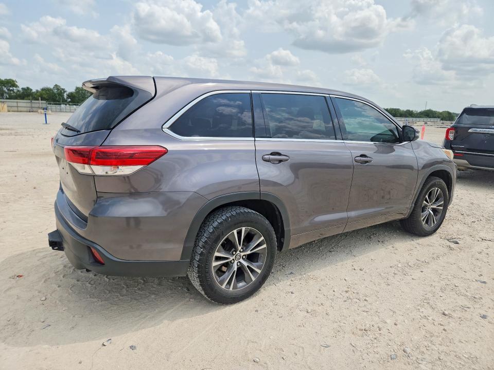 2018 Toyota Highlander VIN 5TDZARFH4JS034253 COPART salvage auction — MINOR DENT/SCRATCHES, Tx - Certificate Of Title (P), sold $10,200 on 2026-08-27 (photo 3)
