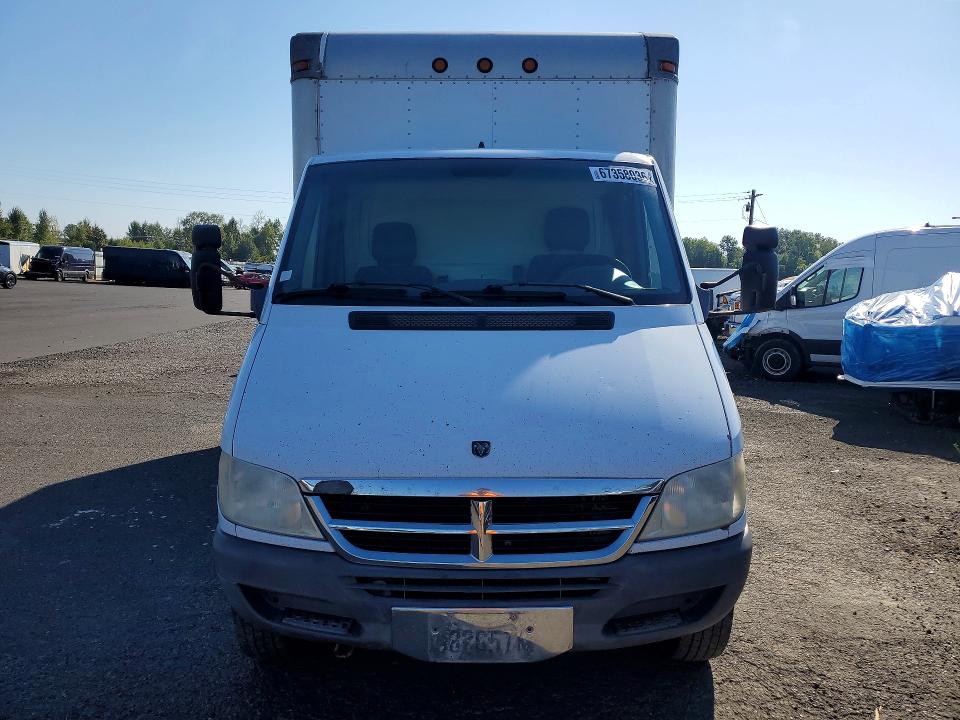 2005 Sprinter 3500 sprinter VIN WD1PD944155745275 COPART salvage auction — MINOR DENT/SCRATCHES, Wa - Vehicle Cert Of Ownership-Titl, sold $2,000 on 2026-09-14 (photo 5)
