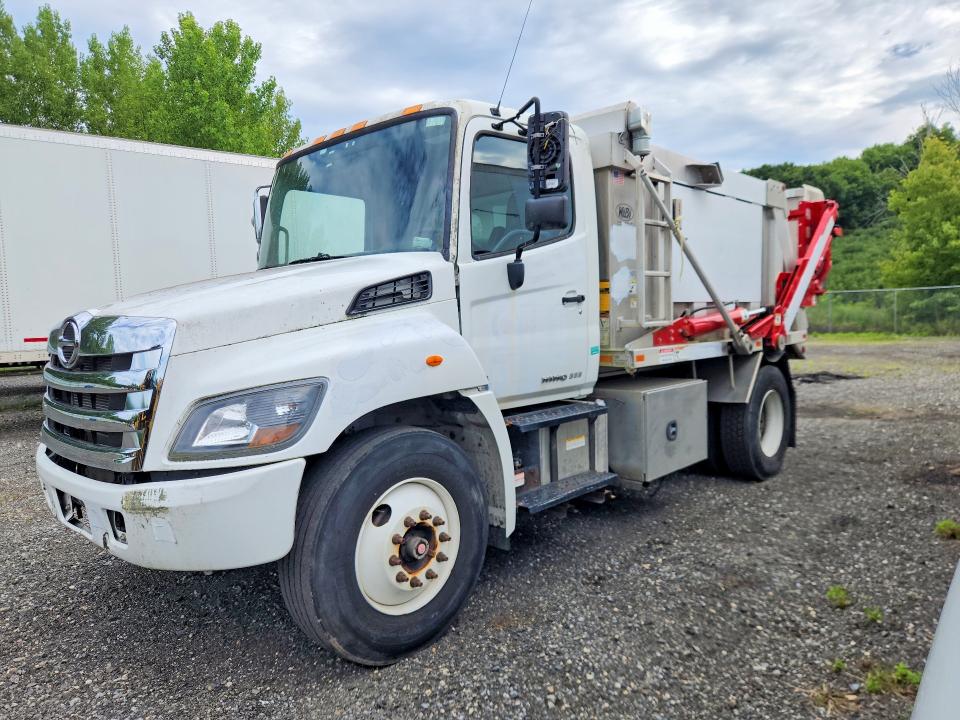 2020 Hino 258/268 VIN 5PVNJ8JV3L5S77857 — COPART salvage auction photo