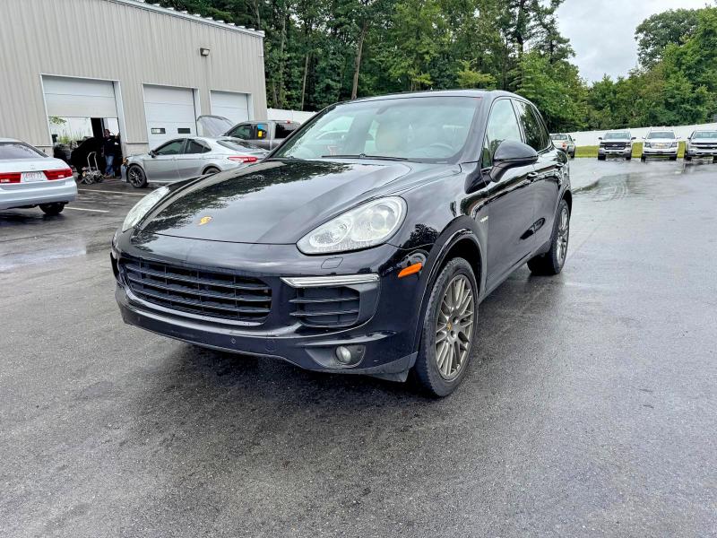 2017 Porsche Cayenne VIN WP1AE2A24HLA72698 COPART salvage auction — MINOR DENT/SCRATCHES, Salvage Title, sold $10,700 on 2026-08-25 (photo 1)
