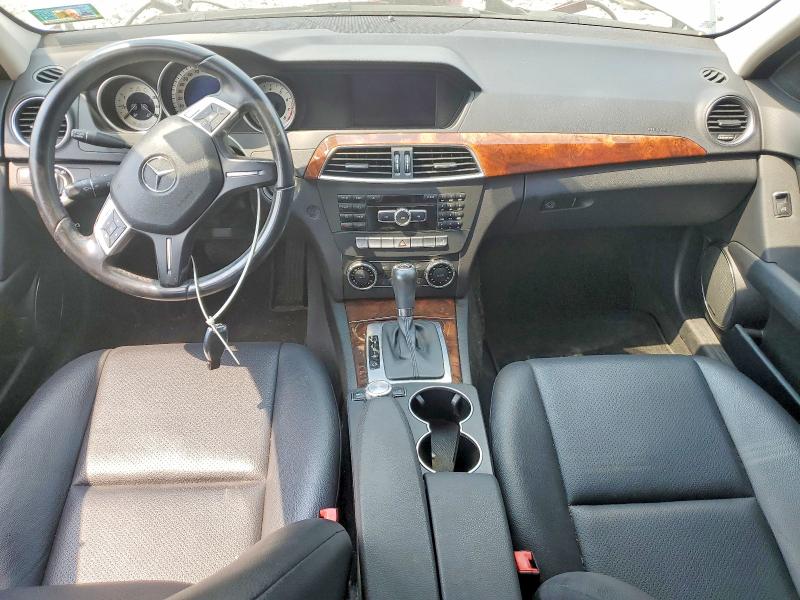 2012 Mercedes-benz VIN WDDGF8BB5CA646942 COPART salvage auction — WATER/FLOOD, Salvage Title, sold $450 on 2026-08-17 (photo 8)