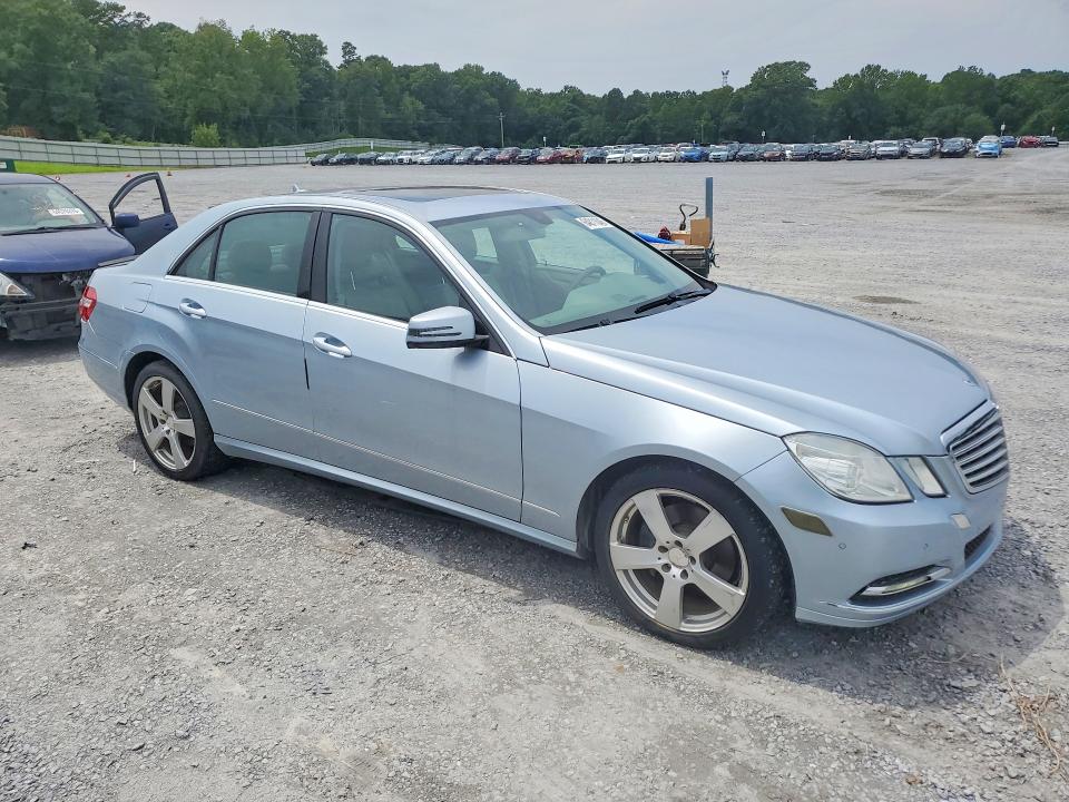 2013 Mercedes-benz E-class VIN WDDHF8JBXDA692841 COPART salvage auction — MINOR DENT/SCRATCHES, NC - DEALER ONLY CLEAN TITLE, sold $1,300 on 2026-08-24 (photo 4)