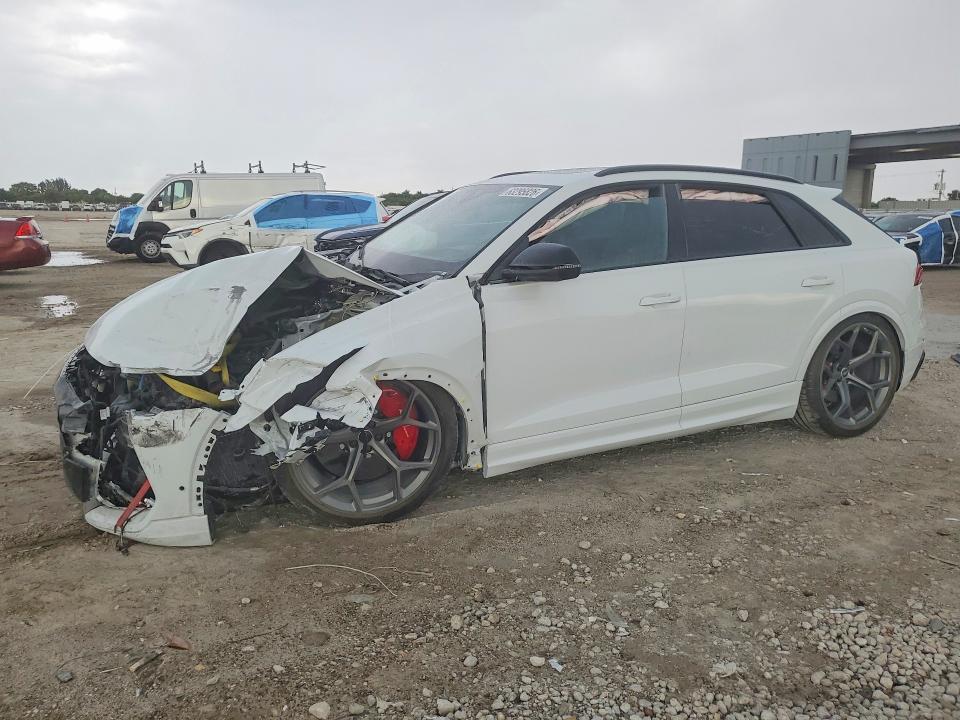 2026 Audi Rs q8 VIN WU1ARBF14TD002162 COPART salvage auction — FRONT END, Fl - Cert Of Title Slvg Rebuildable, sold $15,000 on 2026-08-11 (photo 1)