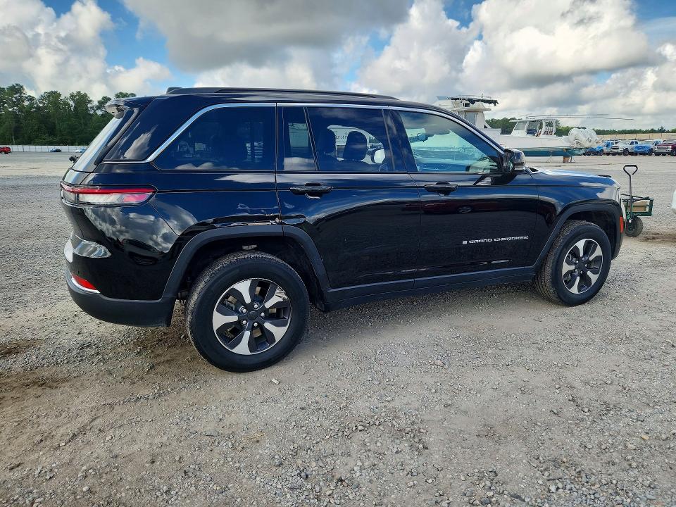 2024 Jeep Grand cherokee VIN 1C4RJYB65R8521086 COPART salvage auction — SIDE, Tn - Dealer Only Clean Title, sold $20,300 on 2026-08-23 (photo 3)