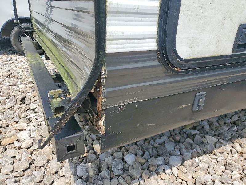 2016 Jaycee Jflt29qbs VIN 1UJBJ0BS1G1TM0136 COPART salvage auction — WATER/FLOOD, WV - SALVAGE CERT - FLOOD DAMAGED, sold $2,050 on 2026-08-27 (photo 9)