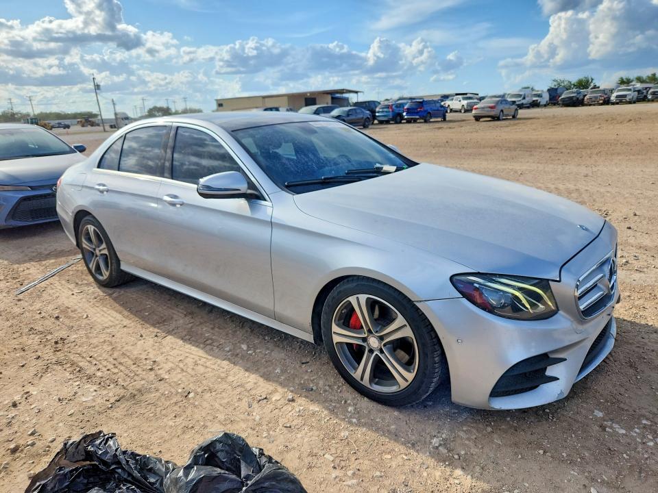 2017 Mercedes-benz VIN WDDZF4KB0HA123921 COPART salvage auction — MINOR DENT/SCRATCHES, Tx - Certificate Of Title (P), sold $10,800 on 2026-08-20 (photo 4)