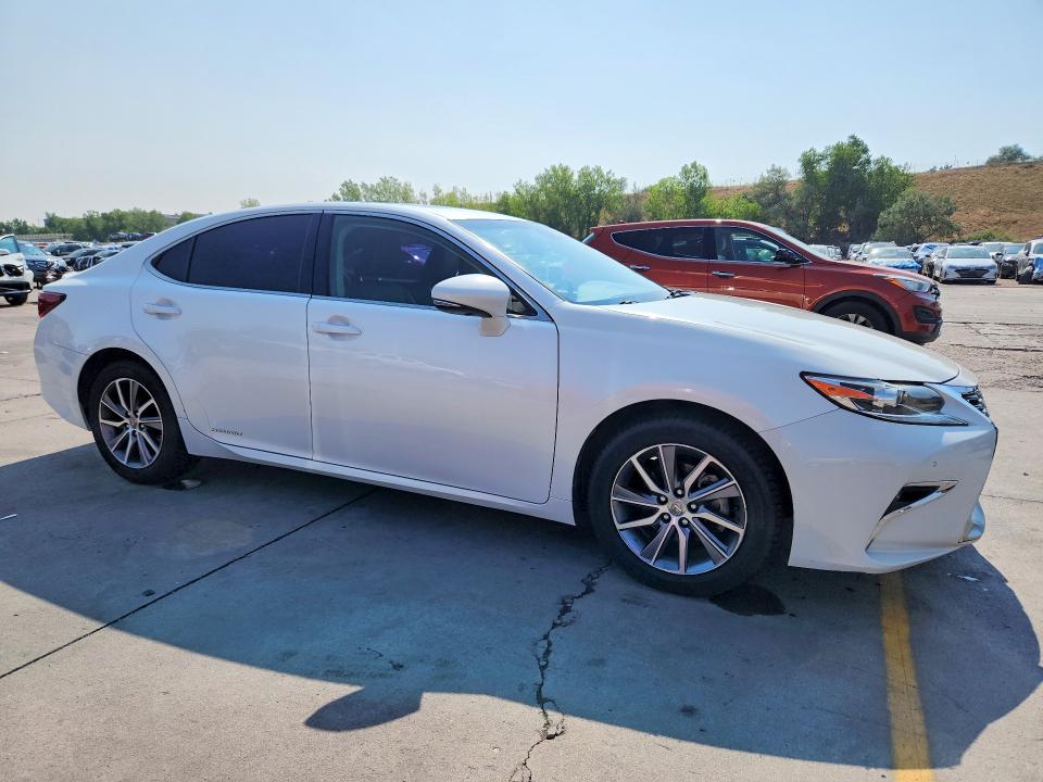 2016 Lexus ES VIN JTHBW1GG2G2102834 COPART salvage auction — HAIL, CO - CERTIFICATE OF TITLE, sold $15,200 on 2026-08-31 (photo 4)