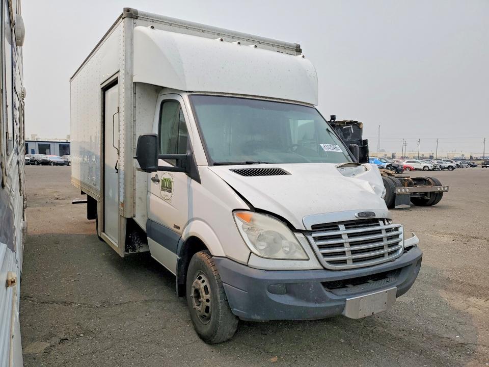 2012 Freightliner Sprinter VIN WDPPF4CC4C9499176 COPART salvage auction — FRONT END, WA - BILL OF SALE, sold $1,450 on 2026-08-12 (photo 4)