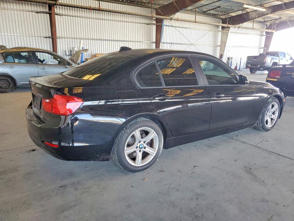 2013 BMW 3 series VIN WBA3C1C59DF441837 COPART salvage auction — MINOR DENT/SCRATCHES, CA - DIS/DLR/EXP ONLY CLEAN TITLE, sold $2,600 on 2026-08-20 (photo 3)