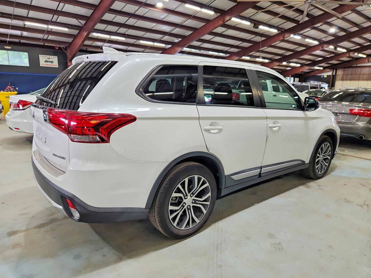2017 Mitsubishi Outlander VIN JA4AD2A33HZ000511 COPART salvage auction — Minor Dent/Scratches, FL - CERTIFICATE OF TITLE, sold $475 on 2026-09-11 (photo 3)