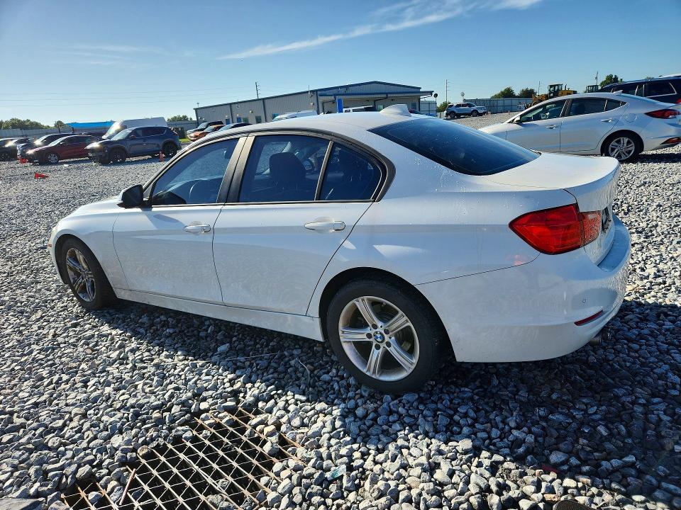 2015 BMW 3er VIN WBA3A5G52FNS84748 COPART salvage auction — FRONT END, Fl - Cert Of Title Slvg Rebuildable, sold $1,300 on 2026-08-21 (photo 2)