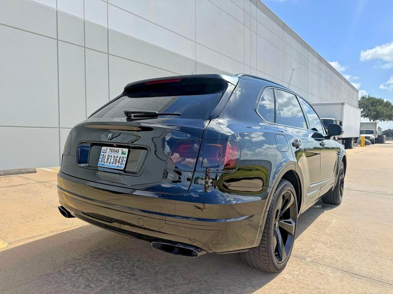 2017 Bentley Bentayga VIN SJAAC2ZV8HC014584 COPART salvage auction — NORMAL WEAR, MD - CERT OF SALVAGE > 75% DAMAGE (P), sold $10,200 on 2026-09-11 (photo 4)