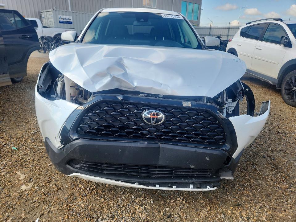 2022 Toyota Corolla cross VIN 7MUCAABG2NV013076 COPART salvage auction — FRONT END, Ab - Bos - Salvage, sold $9,800 on 2026-08-20 (photo 5)