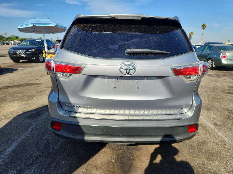 2014 Toyota Highlander VIN 5TDZARFH3ES004876 COPART salvage auction — MINOR DENT/SCRATCHES, CA - DIS/DLR/EXP ONLY CLEAN TITLE, sold $6,100 on 2026-09-12 (photo 6)