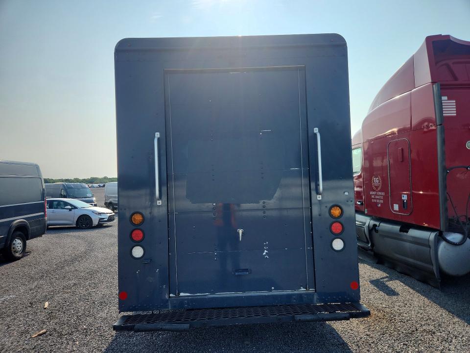 2021 Freightliner Mt45g VIN 4UZAC2GA3MCMM9727 COPART salvage auction — MINOR DENT/SCRATCHES, MA - CERTIFICATE OF TITLE, sold $15,600 on 2026-09-15 (photo 6)