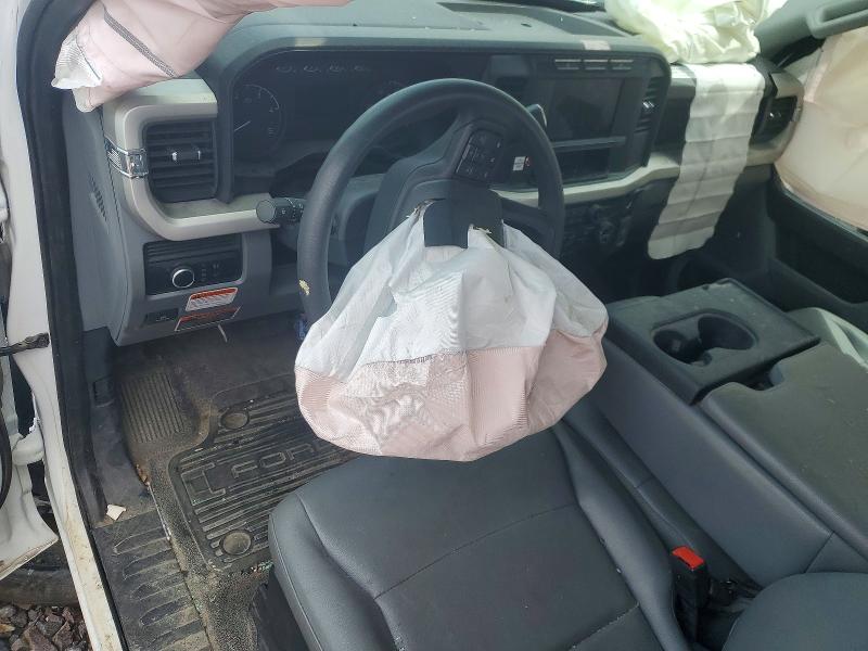 2023 Ford F550 VIN 1FDUF5HT6PDA10011 COPART salvage auction — FRONT END, Salvage Title, sold $9,900 on 2026-10-01 (photo 8)