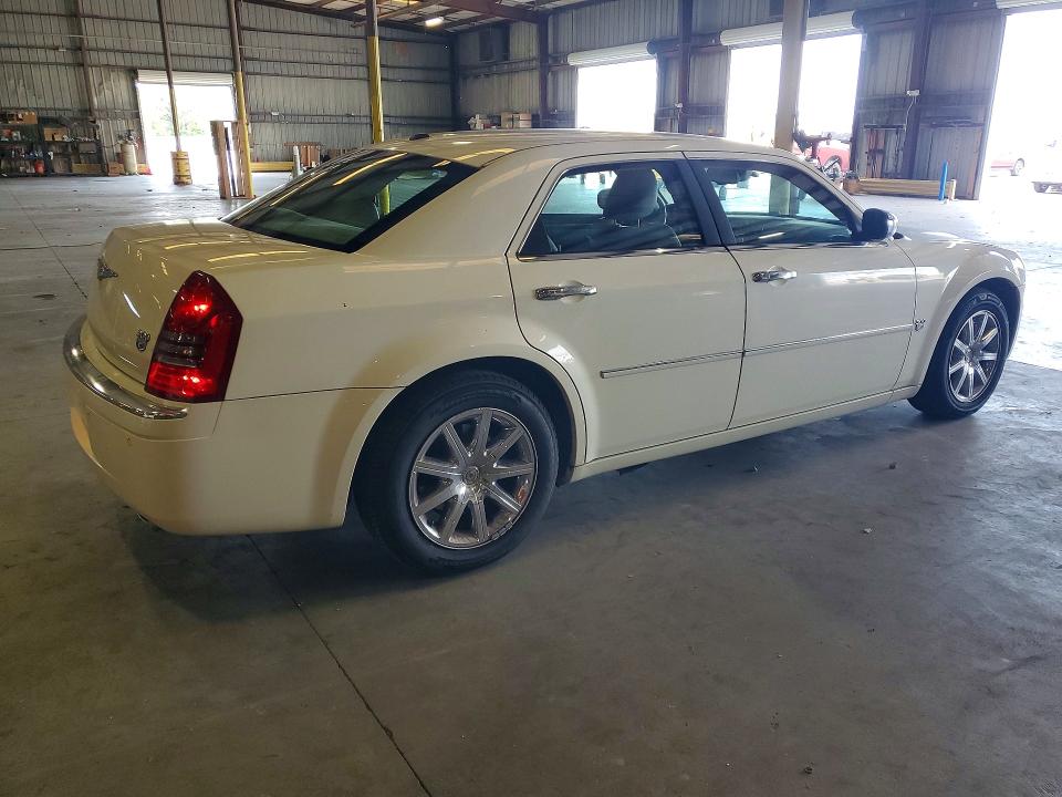 2007 Chrysler 300 VIN 2C3LA63HX7H765631 COPART salvage auction — MINOR DENT/SCRATCHES, Fl - Certificate Of Title, sold $2,000 on 2026-08-29 (photo 3)