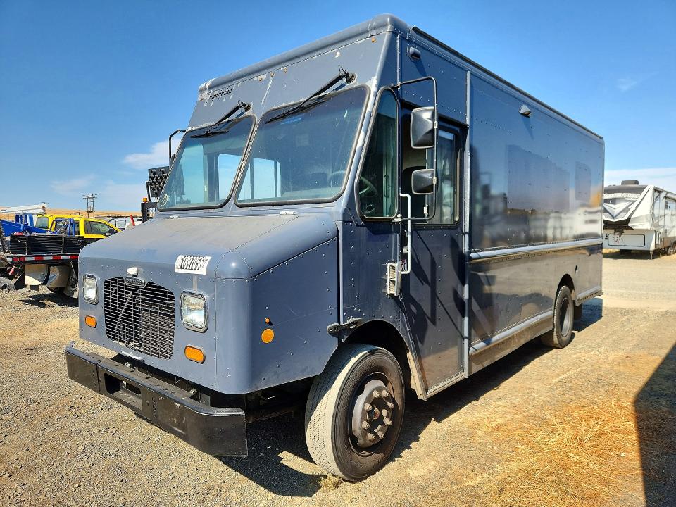 2020 Freightliner Mt45g VIN 4UZAC2EA2LCLZ6911 COPART salvage auction — NORMAL WEAR, CA - DIS/DLR/EXP ONLY CLEAN TITLE, sold $0 on 2026-09-10 (photo 1)