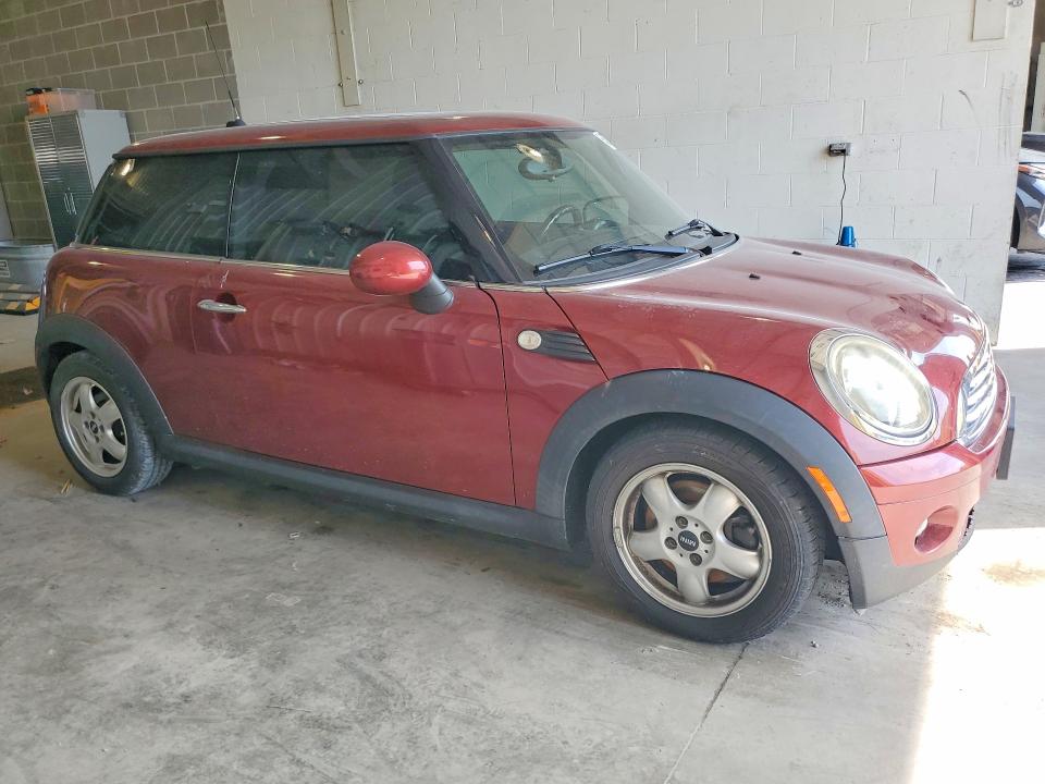 2009 Mini Cooper VIN WMWMF33559TW74212 COPART salvage auction — NORMAL WEAR, Mo - Certificate Of Title, sold $70 on 2026-08-18 (photo 4)