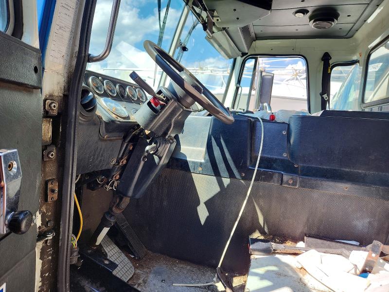 2011 Autocar llc Xpeditor VIN 5VCACLLEXBH212853 COPART salvage auction — MINOR DENT/SCRATCHES, Nj - Clean Title Export Only, sold $1,650 on 2026-09-24 (photo 7)