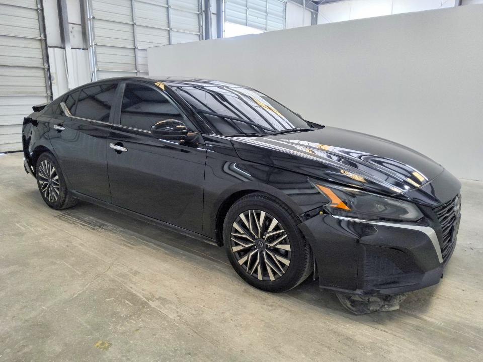 2023 Nissan Altima VIN 1N4BL4DV1PN360412 COPART salvage auction — FRONT END, TX - CERTIFICATE OF TITLE, sold $7,700 on 2026-09-01 (photo 4)