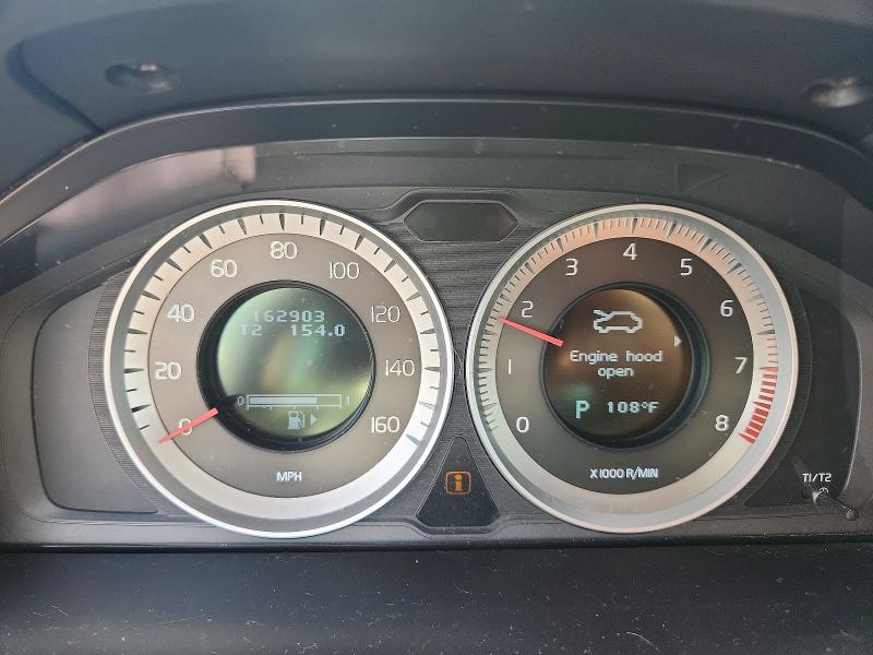 2011 Volvo S80 VIN YV1940AS0B1147258 COPART salvage auction — SIDE, PA - CERTIFICATE OF SALVAGE, sold $400 on 2026-08-18 (photo 9)