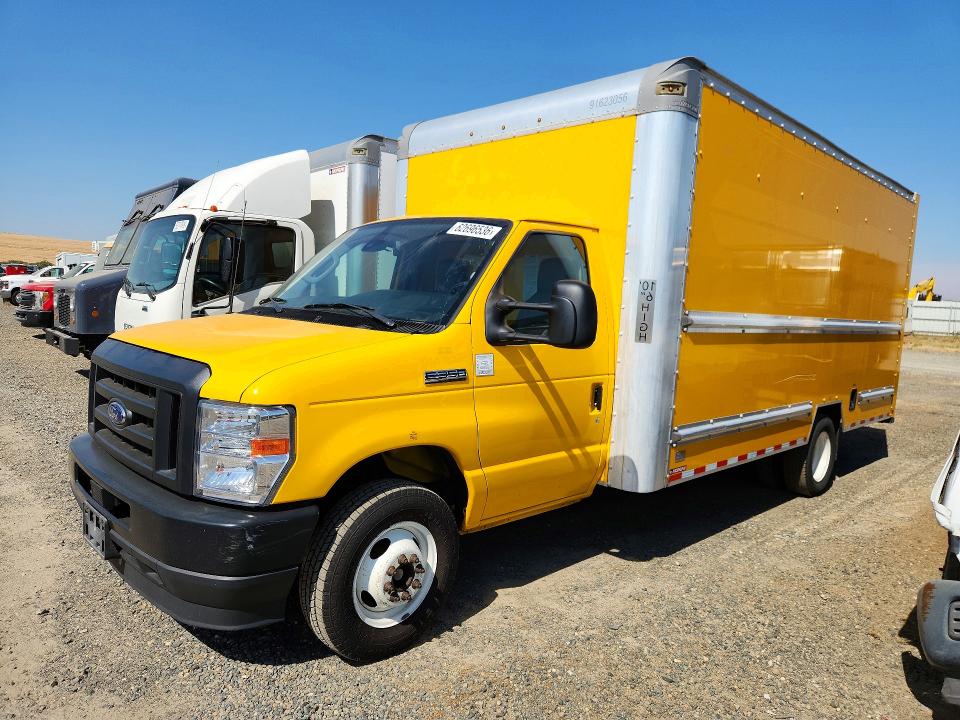 2023 Ford Econoline VIN 1FDWE3FN1PDD03500 — COPART salvage auction photo