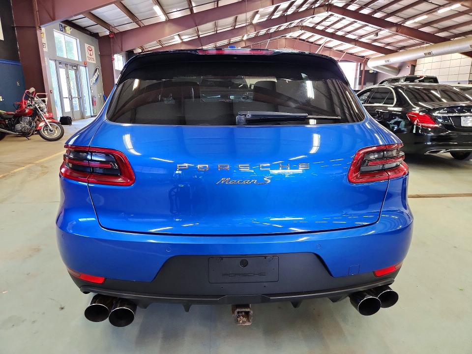2016 Porsche Macan VIN WP1AB2A5XGLB49771 COPART salvage auction — MINOR DENT/SCRATCHES, VT - CERTIFICATE OF TITLE (P), sold $7,700 on 2026-09-14 (photo 6)