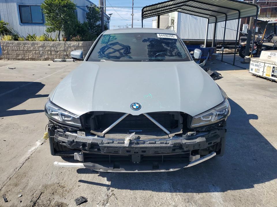2023 BMW 3er VIN 3MW39FF06P8C84003 COPART salvage auction — FRONT END, Salvage Title, sold $17,300 on 2026-08-19 (photo 5)
