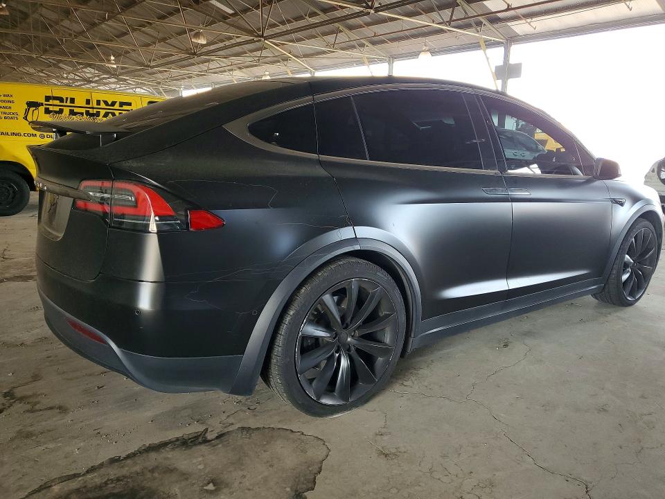 2017 Tesla Model x VIN 5YJXCBE2XHF070503 COPART salvage auction — NORMAL WEAR, AZ - CERT OF TITLE - SALVAGE, sold $500 on 2026-09-11 (photo 3)