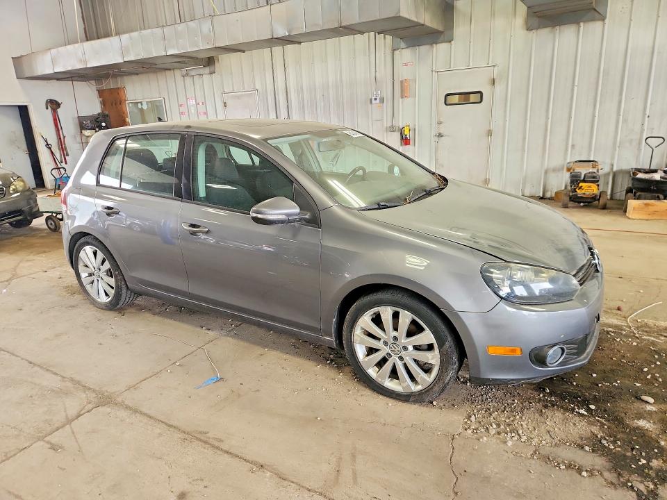 2013 Volkswagen Golf VIN WVWDM7AJ1DW019777 COPART salvage auction — MINOR DENT/SCRATCHES, WI - CERTIFICATE OF TITLE, sold $1,950 on 2026-08-10 (photo 4)