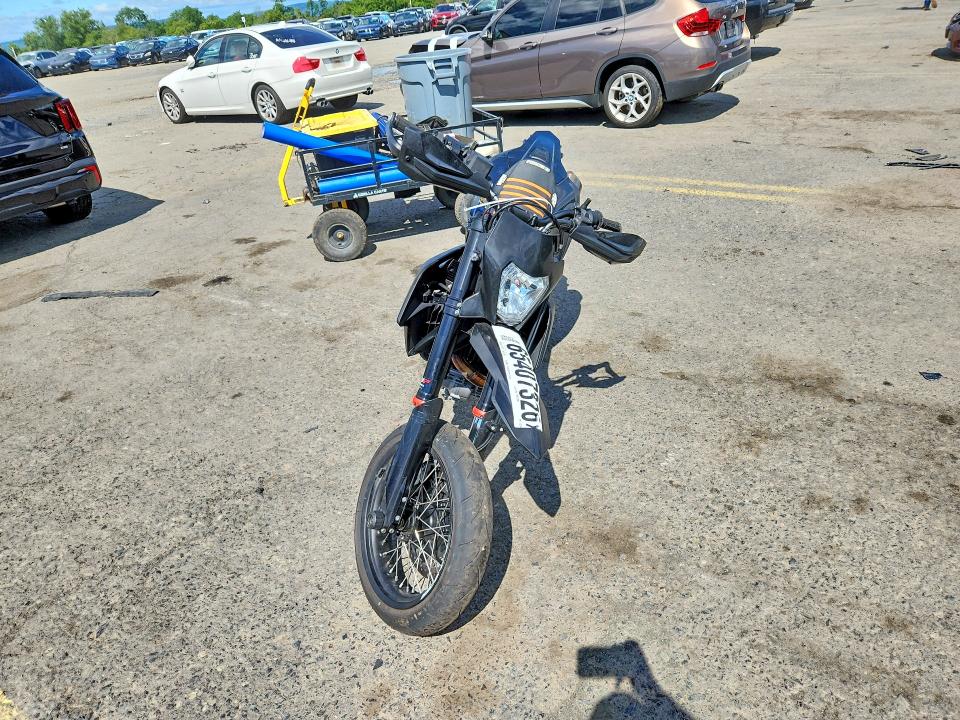 2024 Ktm 690 supermoto VIN VBKLSV403RM762760 COPART salvage auction — MECHANICAL, In - Cert Of Title-Salvage Title, sold $4,550 on 2026-10-16 (photo 2)