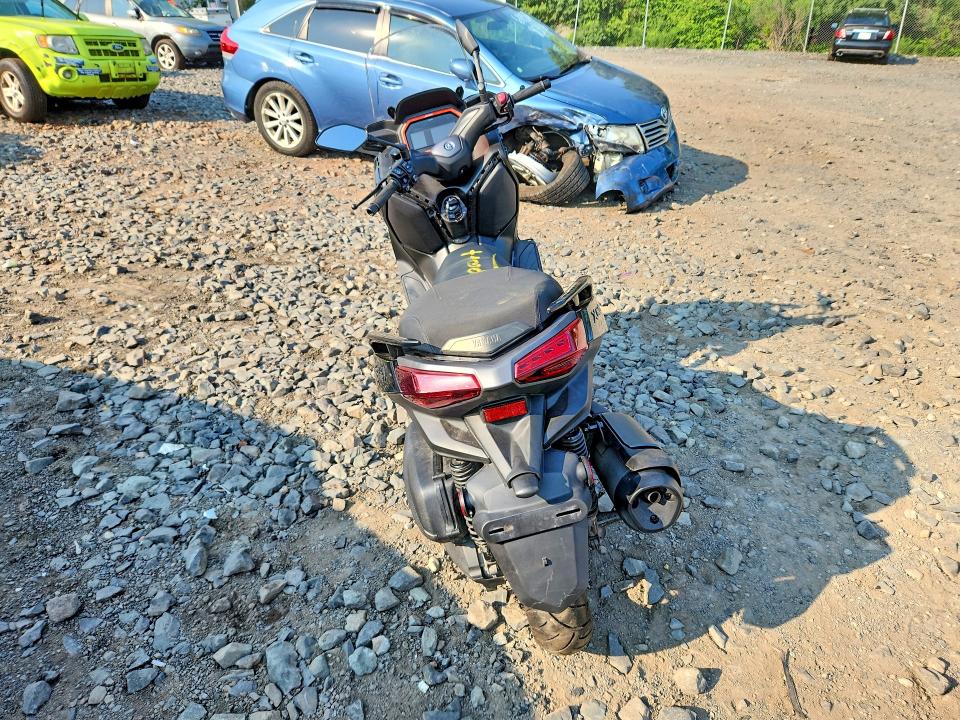 2025 Yamaha VIN MH3SH23E0SK001260 COPART salvage auction — FRAME DAMAGE, Ny - Mv-907A Salvage Certificate, sold $1,650 on 2026-08-31 (photo 4)
