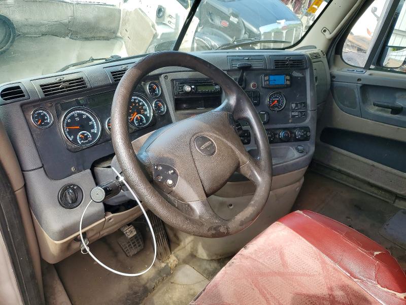 2016 Freightliner Cascadia VIN 3AKJGHDV6GSHC2694 COPART salvage auction — NORMAL WEAR, OH - CERTIFICATE OF TITLE, sold $2,950 on 2026-09-08 (photo 8)