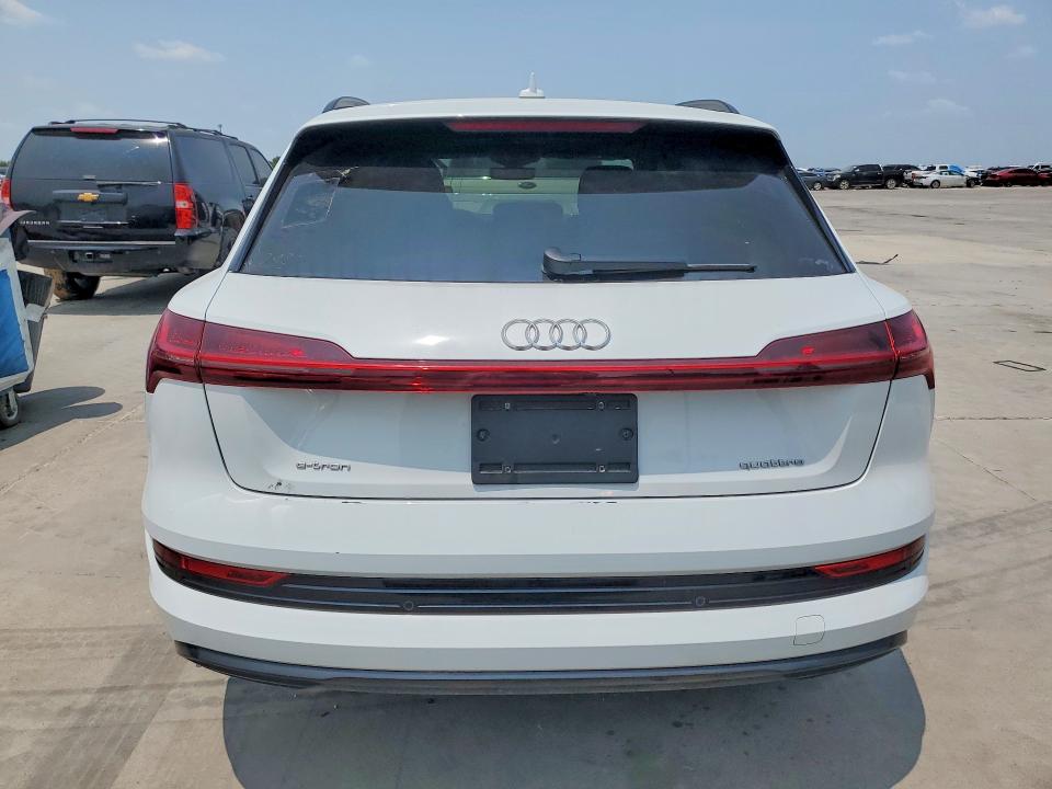 2022 Audi E-tron VIN WA1AAAGEXNB007777 COPART salvage auction — MINOR DENT/SCRATCHES, Tx - Cert Of Title-Manufacturer Buy, sold $19,100 on 2026-08-26 (photo 6)