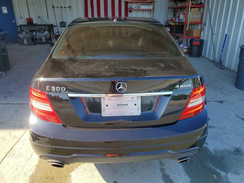2012 Mercedes-benz C-klasse VIN WDDGF8BB4CR237042 COPART salvage auction — FRONT END, Pa - Dealer Only Clean Title, sold $550 on 2026-08-12 (photo 6)