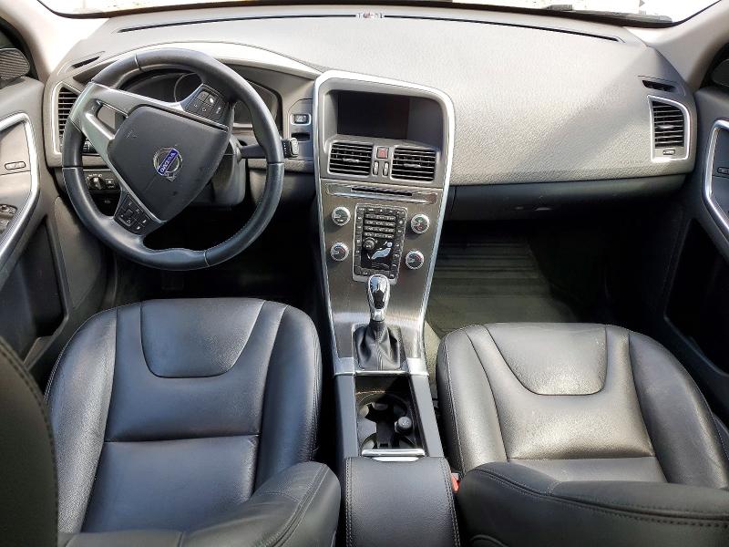 2016 Volvo Xc60 VIN YV440MDKXG2863226 COPART salvage auction — MINOR DENT/SCRATCHES, Fl - Cert Of Title Slvg Rebuildable, sold $2,150 on 2026-08-14 (photo 8)